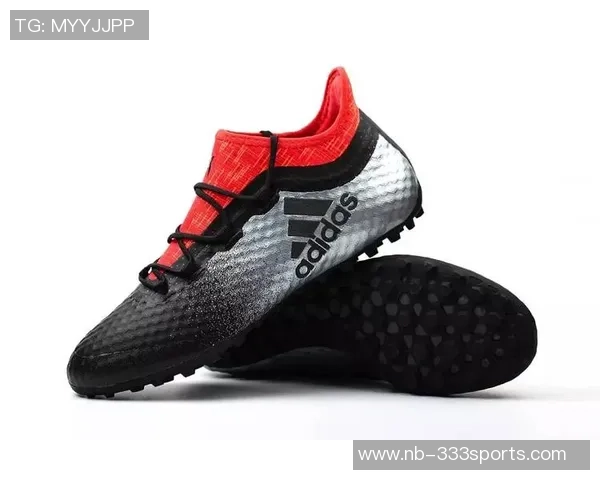 足球衣袜子的选择与搭配技巧助你提升球场表现与时尚感 足球衣袜子的选择与搭配技巧助你提升球场表现与时尚感